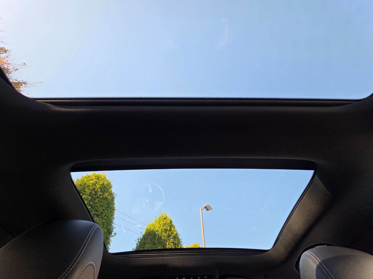 Used 2017 Mercedes-Benz E 300 image 31