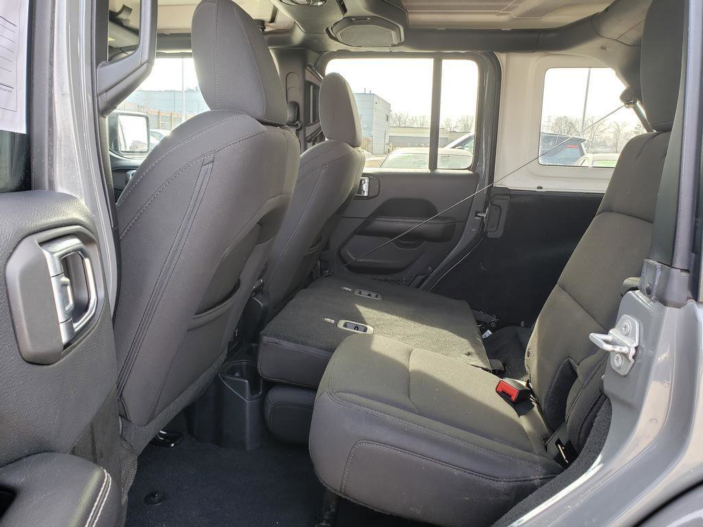 Used 2018 Jeep Wrangler Unlimited Sahara w/ Cold Weather Group image 18