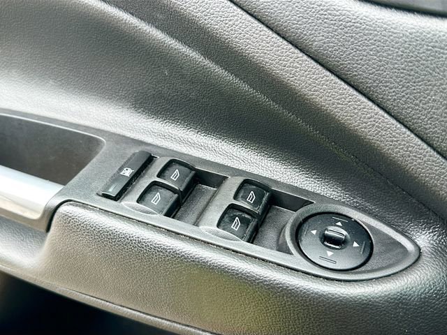 Used 2015 Ford Escape SE image 19