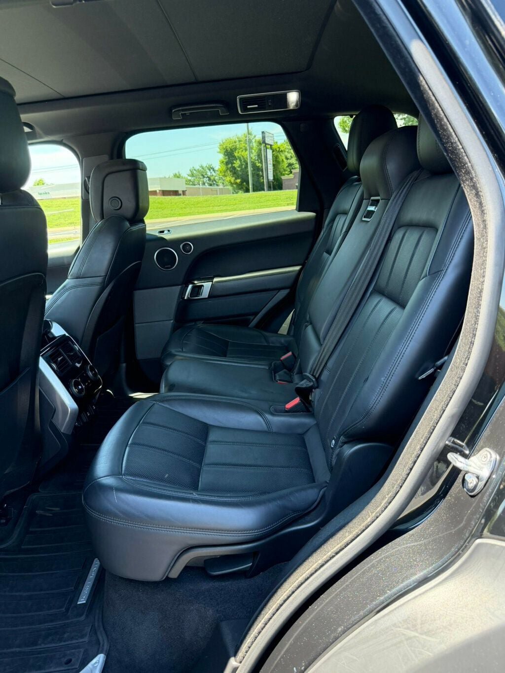 Used 2018 Land Rover Range Rover Sport Supercharged AWD/4WD image 13