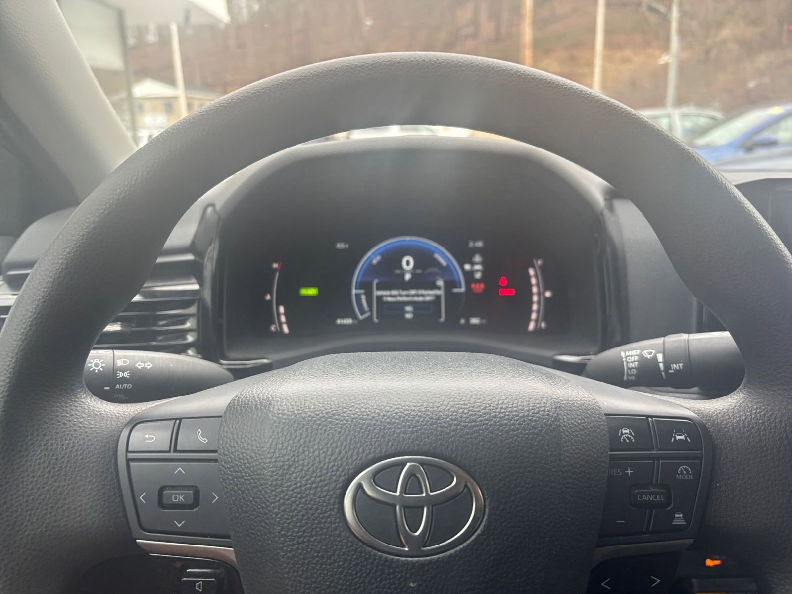 Used 2025 Toyota Camry LE FWD image 27