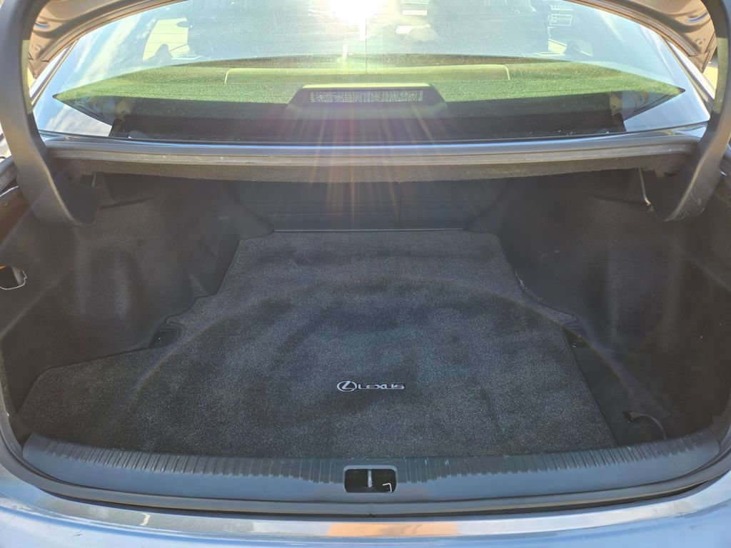 Used 2017 Lexus IS 300 AWD image 11