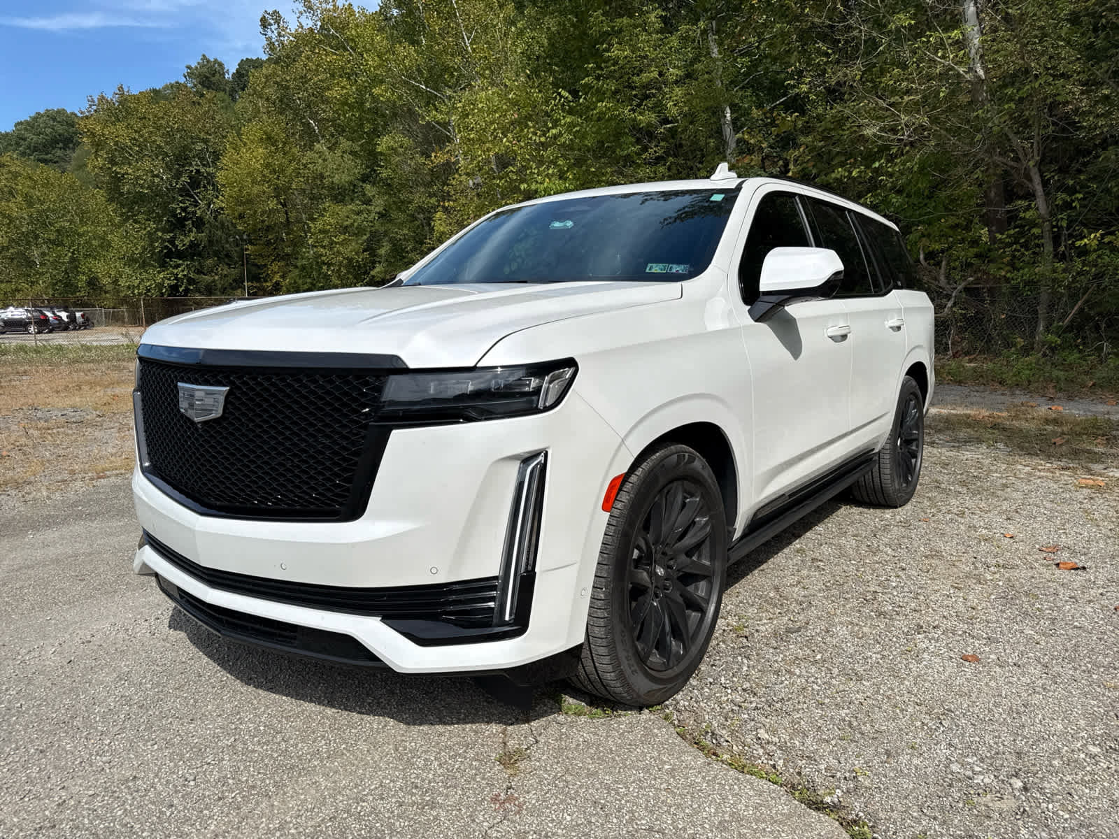 Used 2023 Cadillac Escalade Sport Platinum w/ LPO, ONYX Package image 3