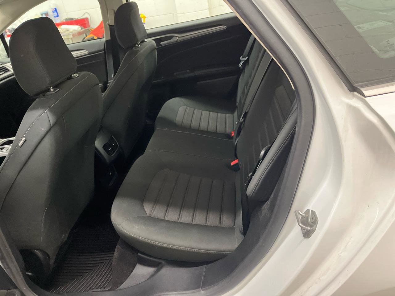 Used 2020 Ford Fusion SE image 15