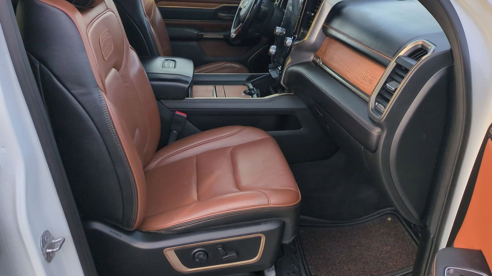 Used 2022 RAM 1500 Limited w/ Body-Colour Bumper Group image 22