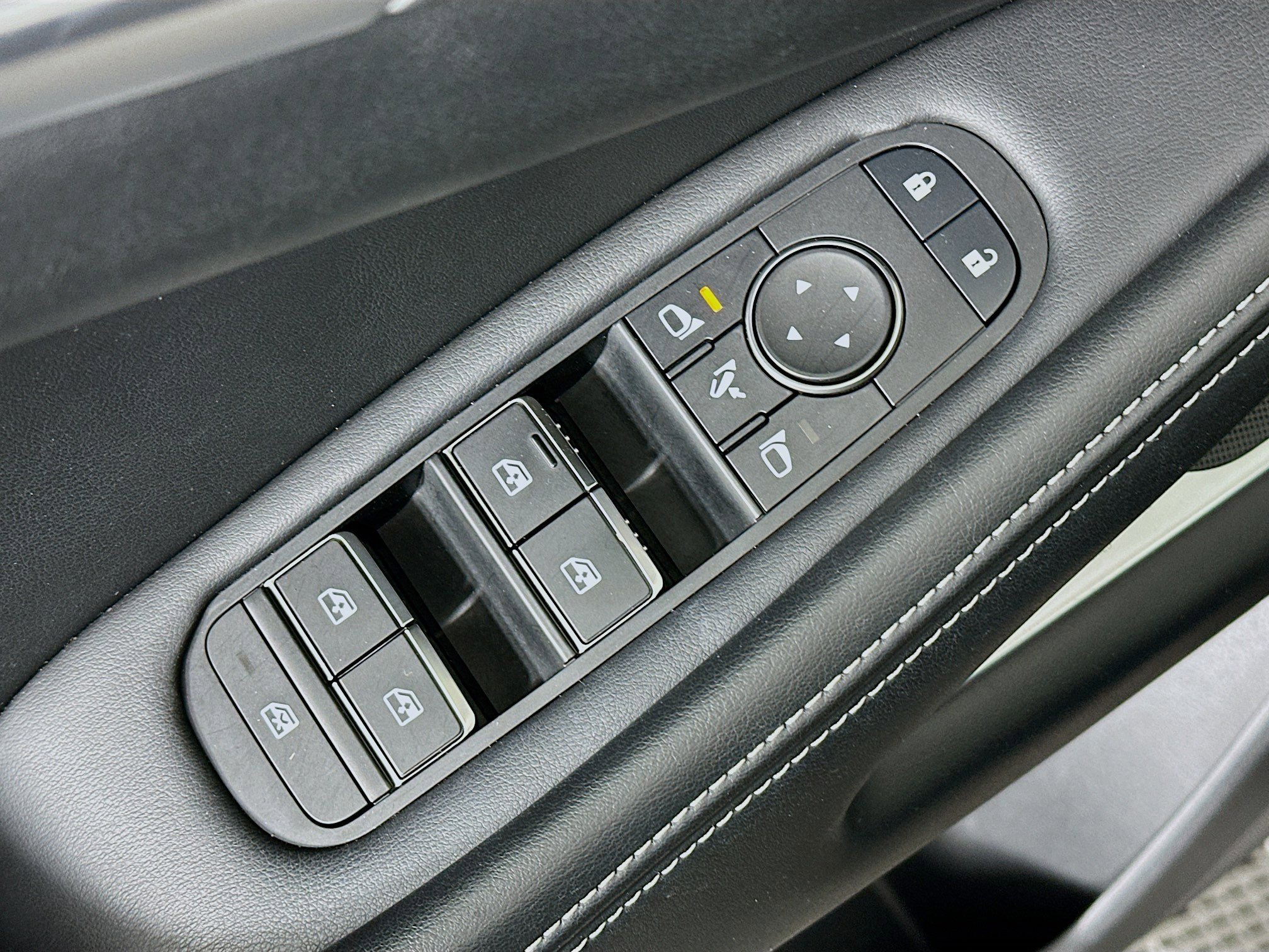 Used 2023 INFINITI QX60 Sensory w/ Vision Package FWD image 15