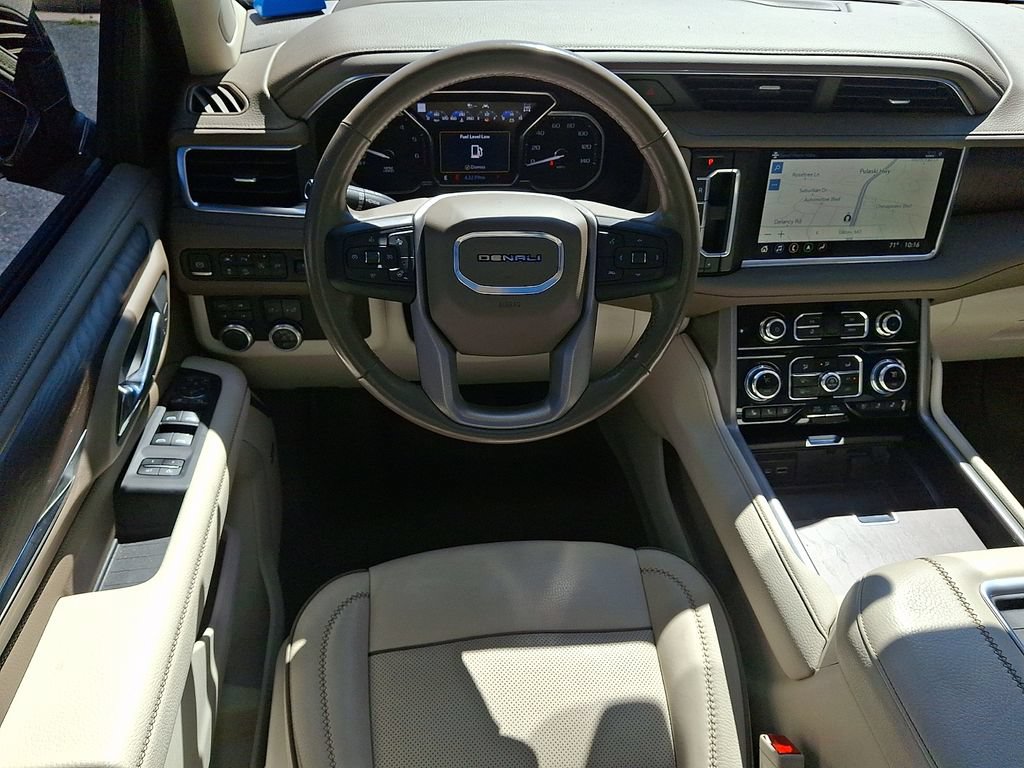 Used 2021 GMC Yukon Denali w/ Denali Premium Package AWD/4WD image 11
