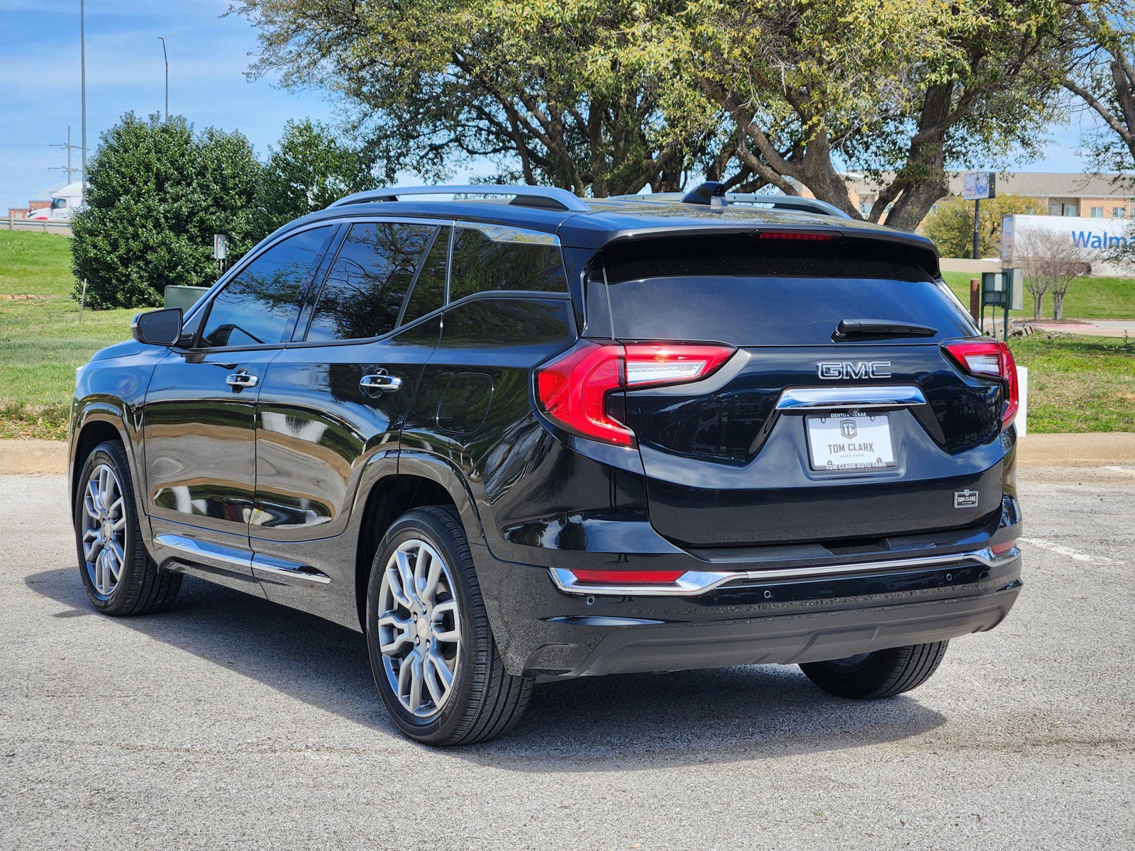 Used 2024 GMC Terrain Denali w/ Denali Premium Package image 4