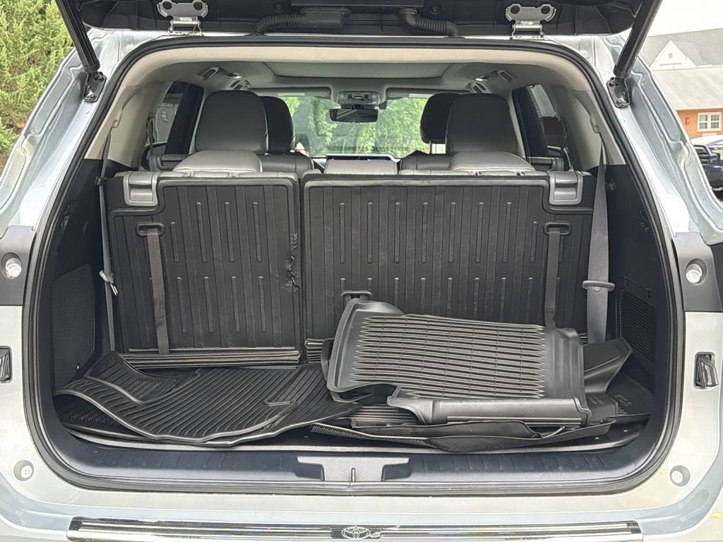 Used 2021 Toyota Highlander Platinum AWD/4WD image 6