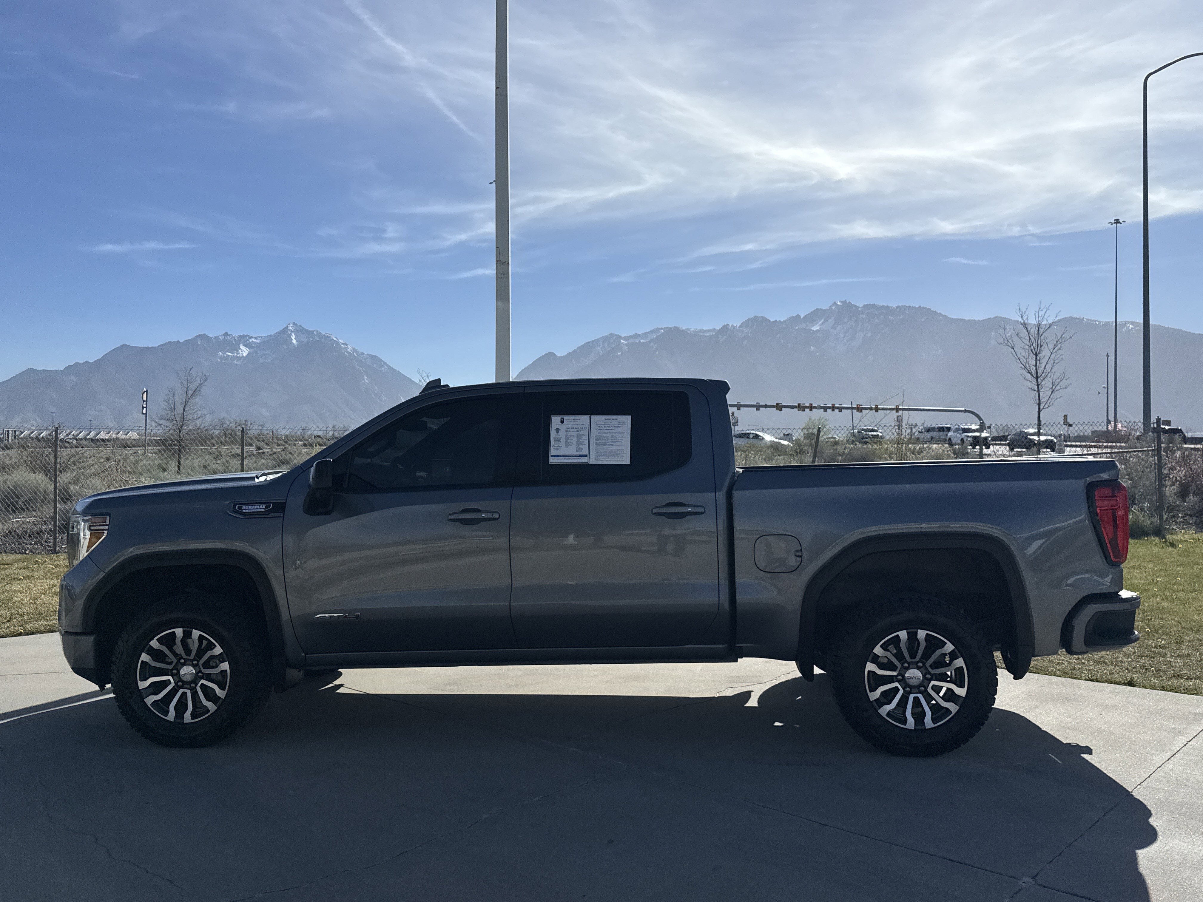 Used 2021 GMC Sierra 1500 AT4 image 2