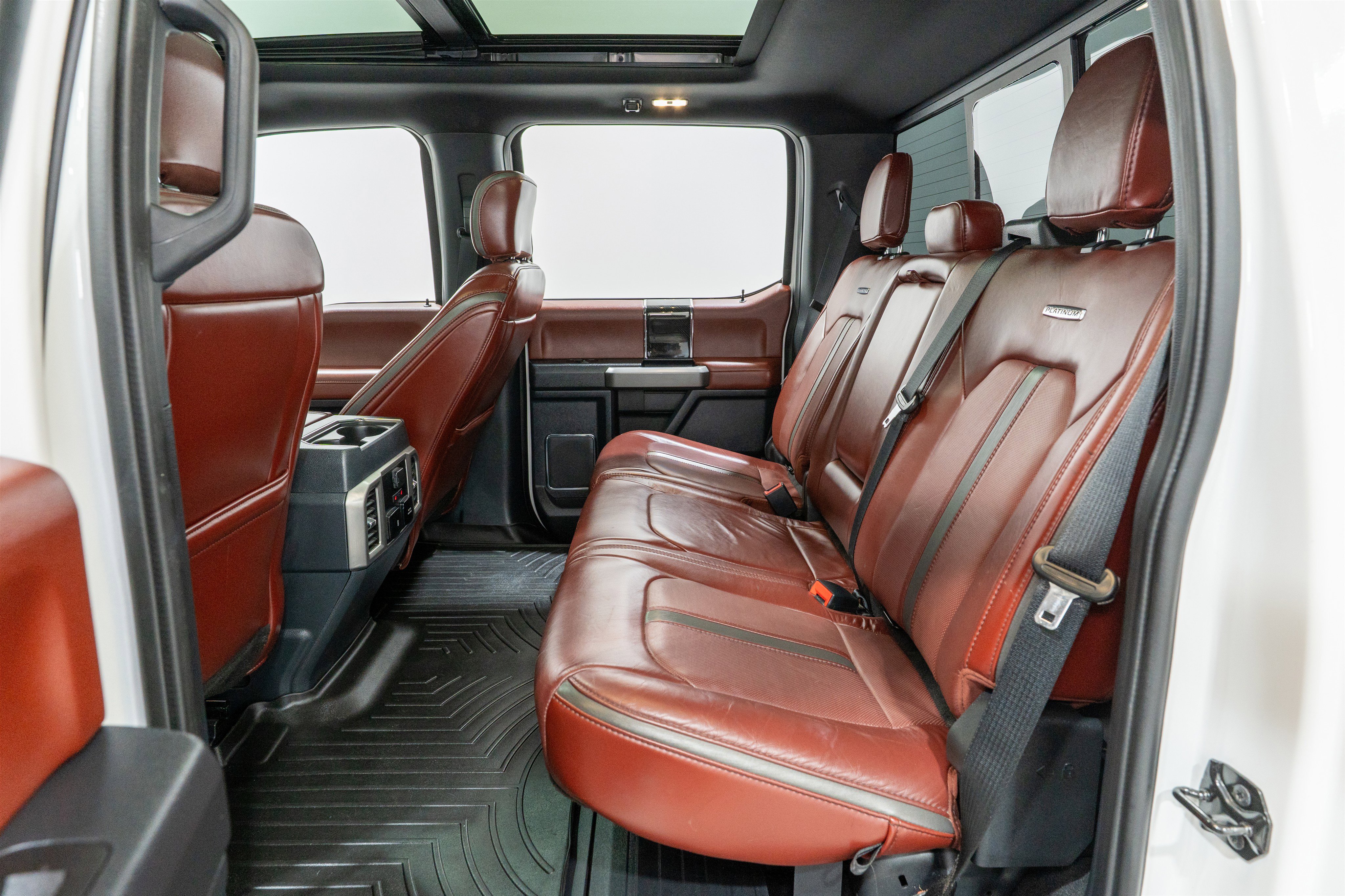 Used 2022 Ford F250 Platinum w/ FX4 Off-Road Package image 37
