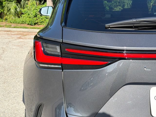 Used 2025 Lexus NX 250 FWD w/ Towing Package (2000 Lbs) image 10