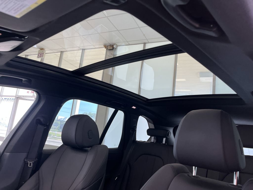 Used 2022 BMW X5 xDrive40i w/ Premium Package image 3