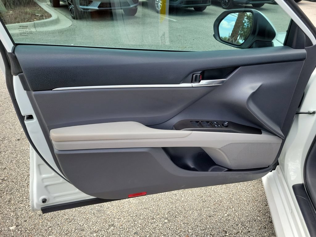 Used 2022 Toyota Camry LE FWD image 18