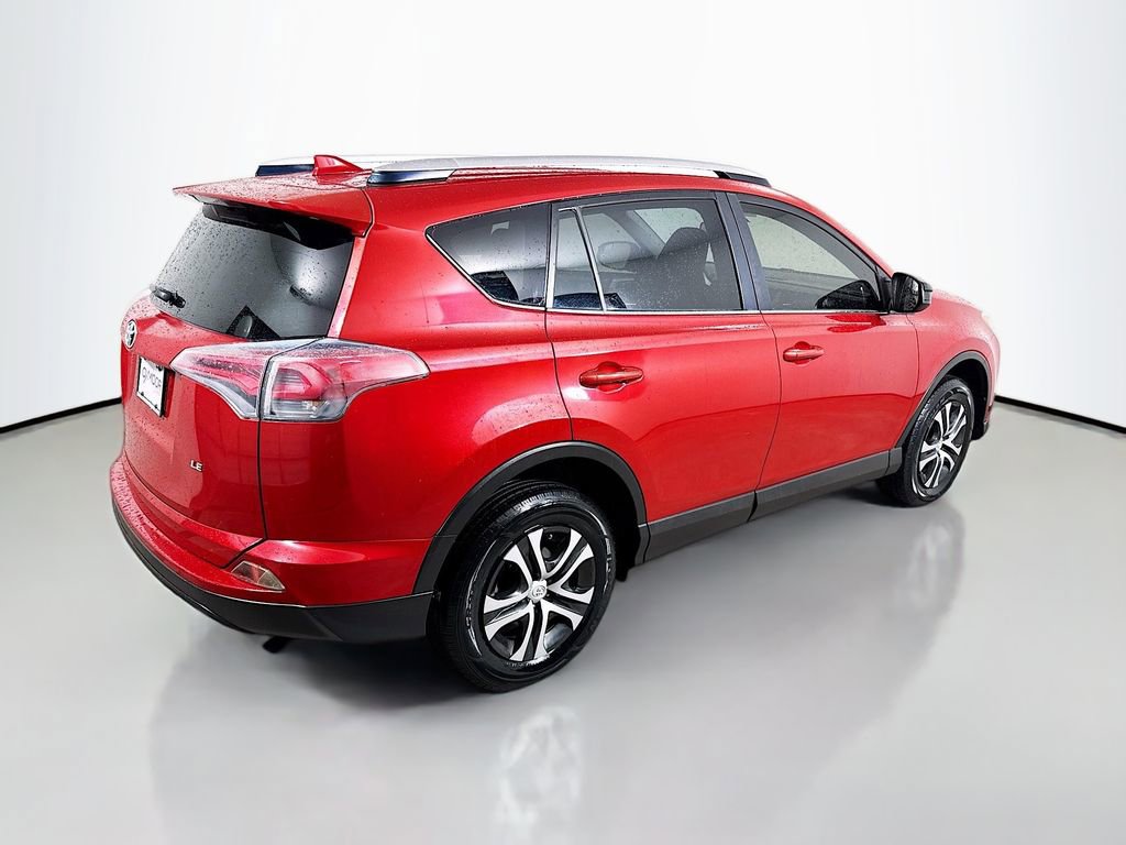 Used 2016 Toyota RAV4 LE image 7