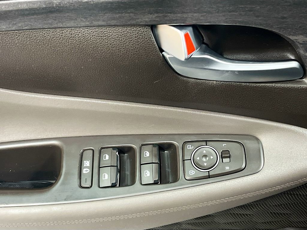 Used 2019 Hyundai Santa Fe SEL image 17