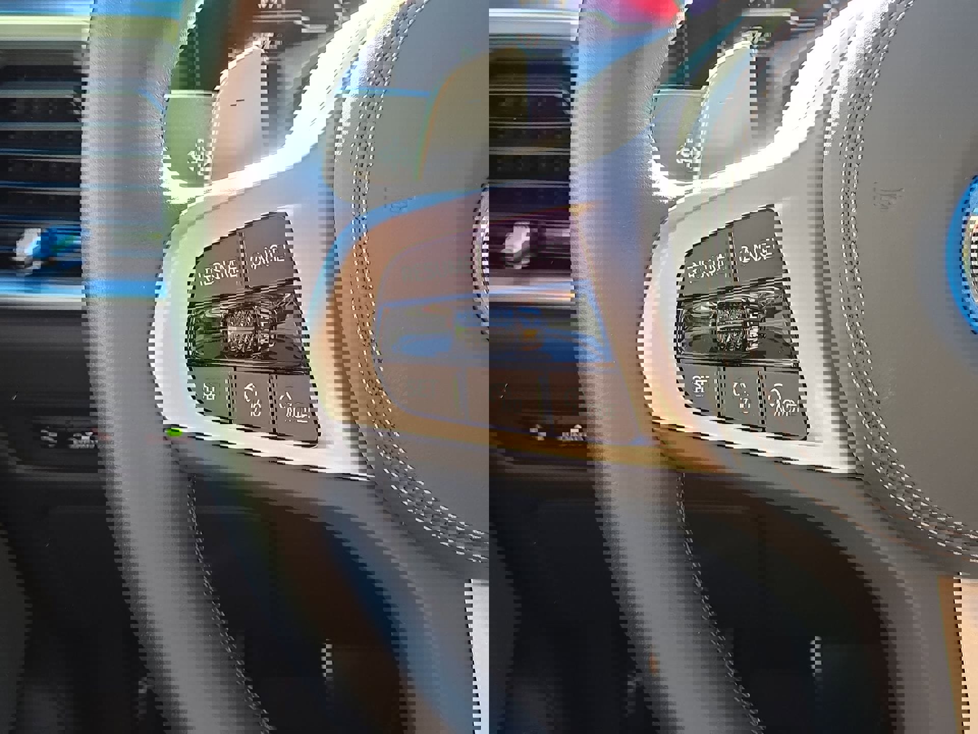 Used 2026 BMW X5 xDrive50e w/ M Sport Package image 21