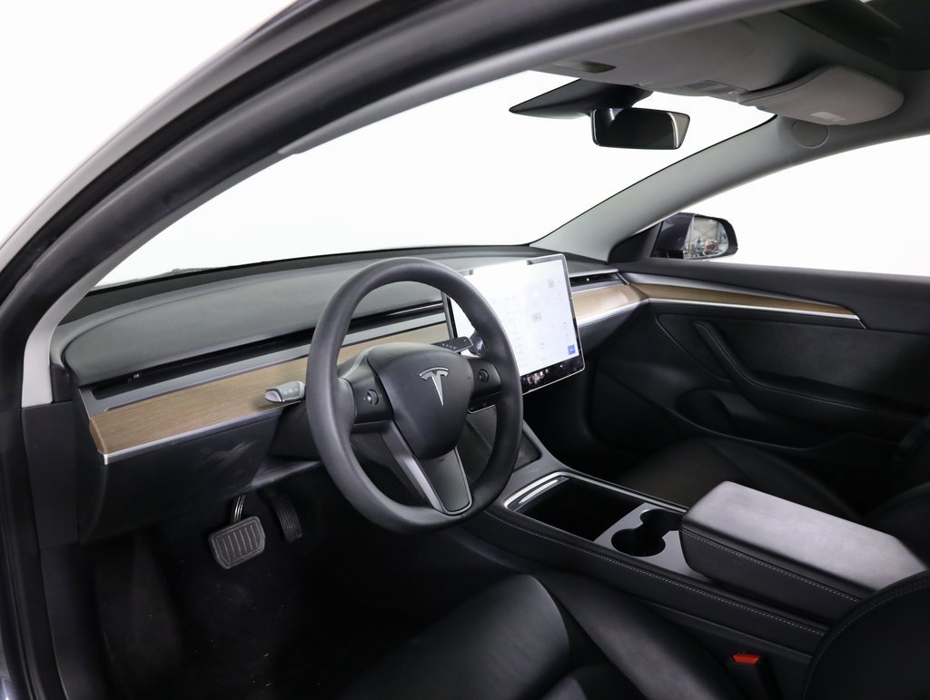 Used 2023 Tesla Model 3 Standard Range image 33