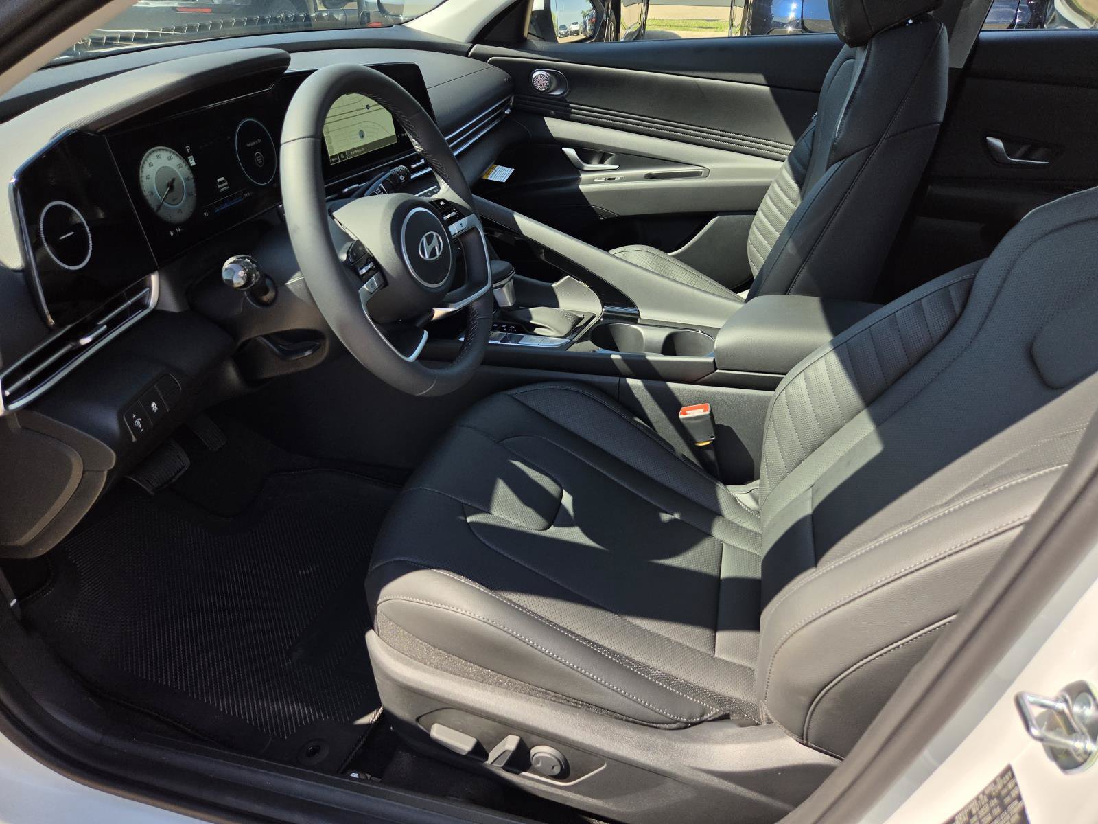 New 2026 Hyundai Elantra Limited FWD image 16