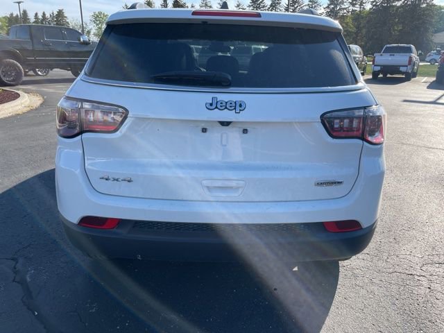 Used 2024 Jeep Compass Latitude w/ Sun and Sound Group AWD/4WD image 5