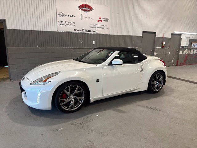 Used 2016 Nissan 370Z Touring Sport RWD image 6