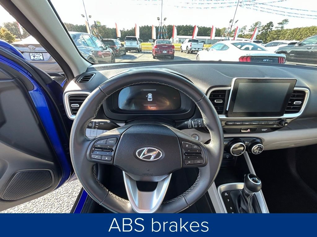 Used 2024 Hyundai Venue SEL image 29