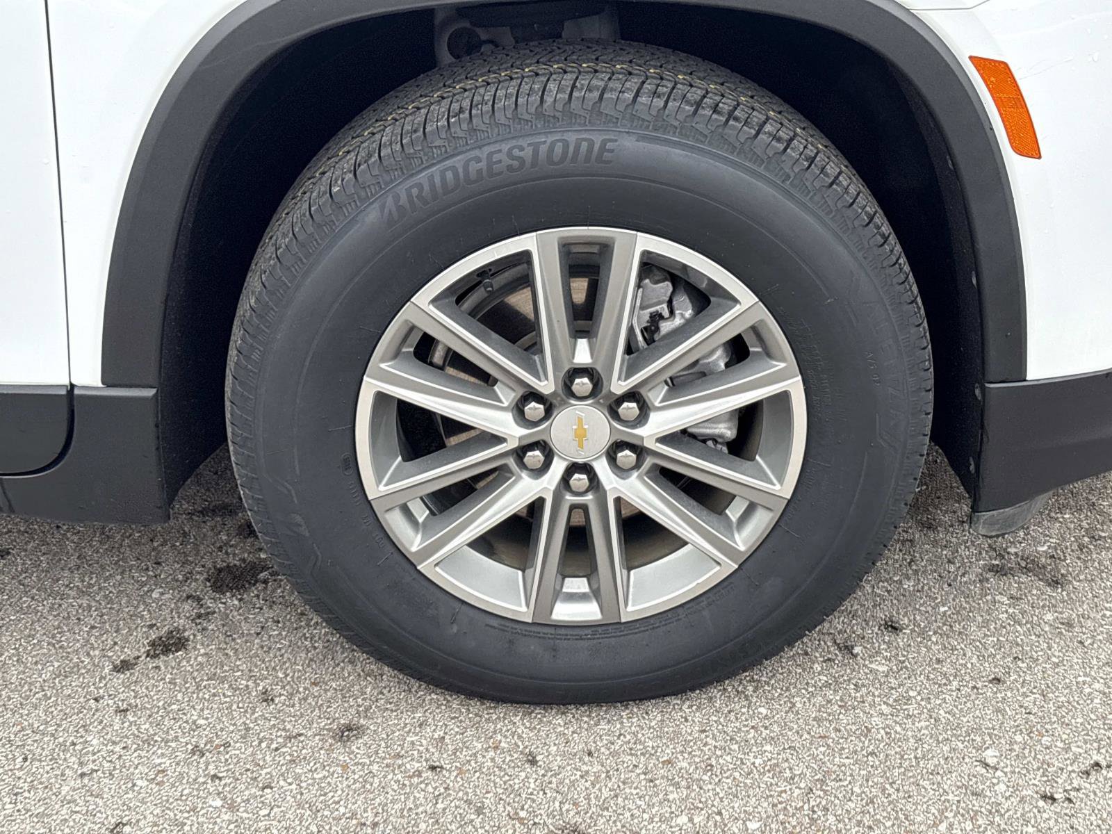 Used 2023 Chevrolet Traverse LT image 10