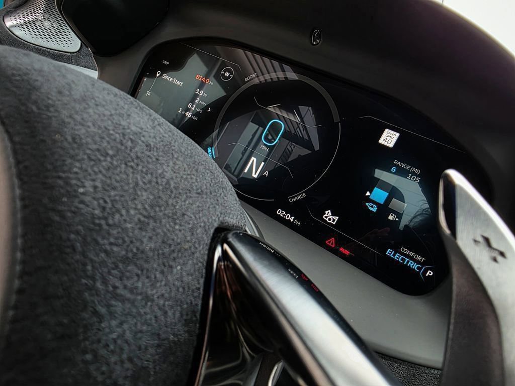 Used 2025 McLaren Artura Spider image 38