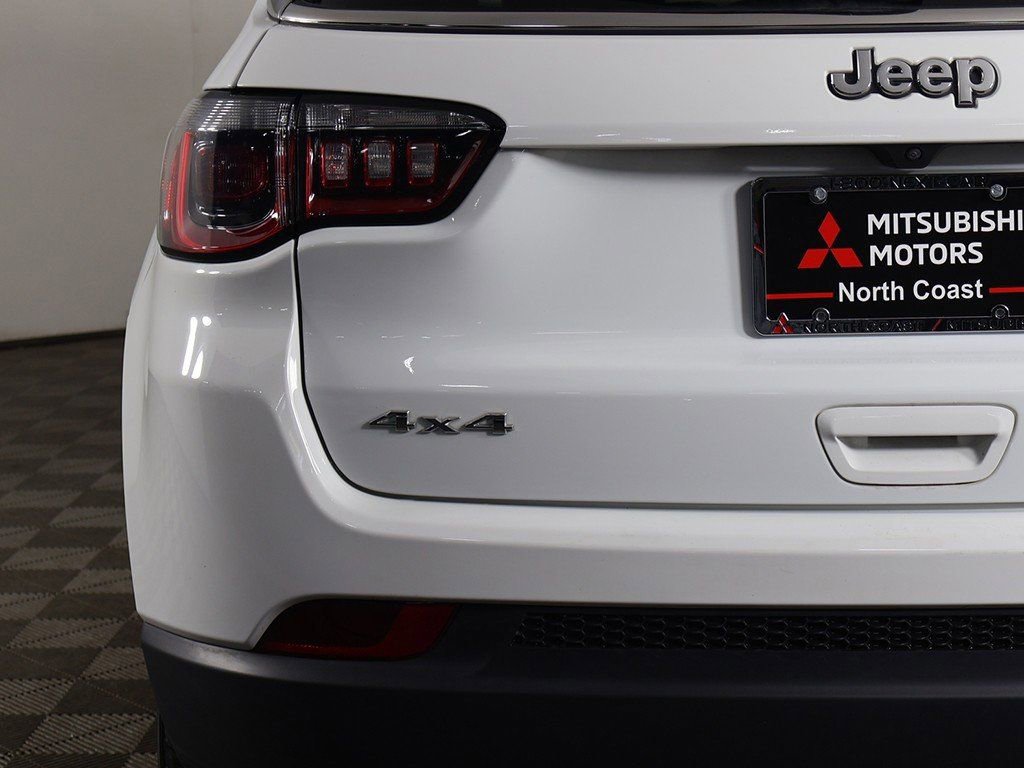 Used 2023 Jeep Compass Latitude image 12