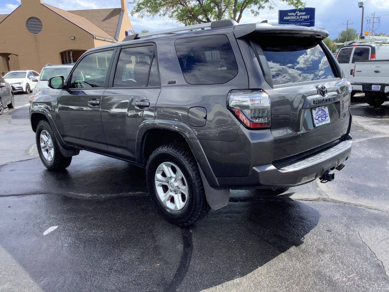 Used 2020 Toyota 4Runner SR5 Premium AWD/4WD image 8