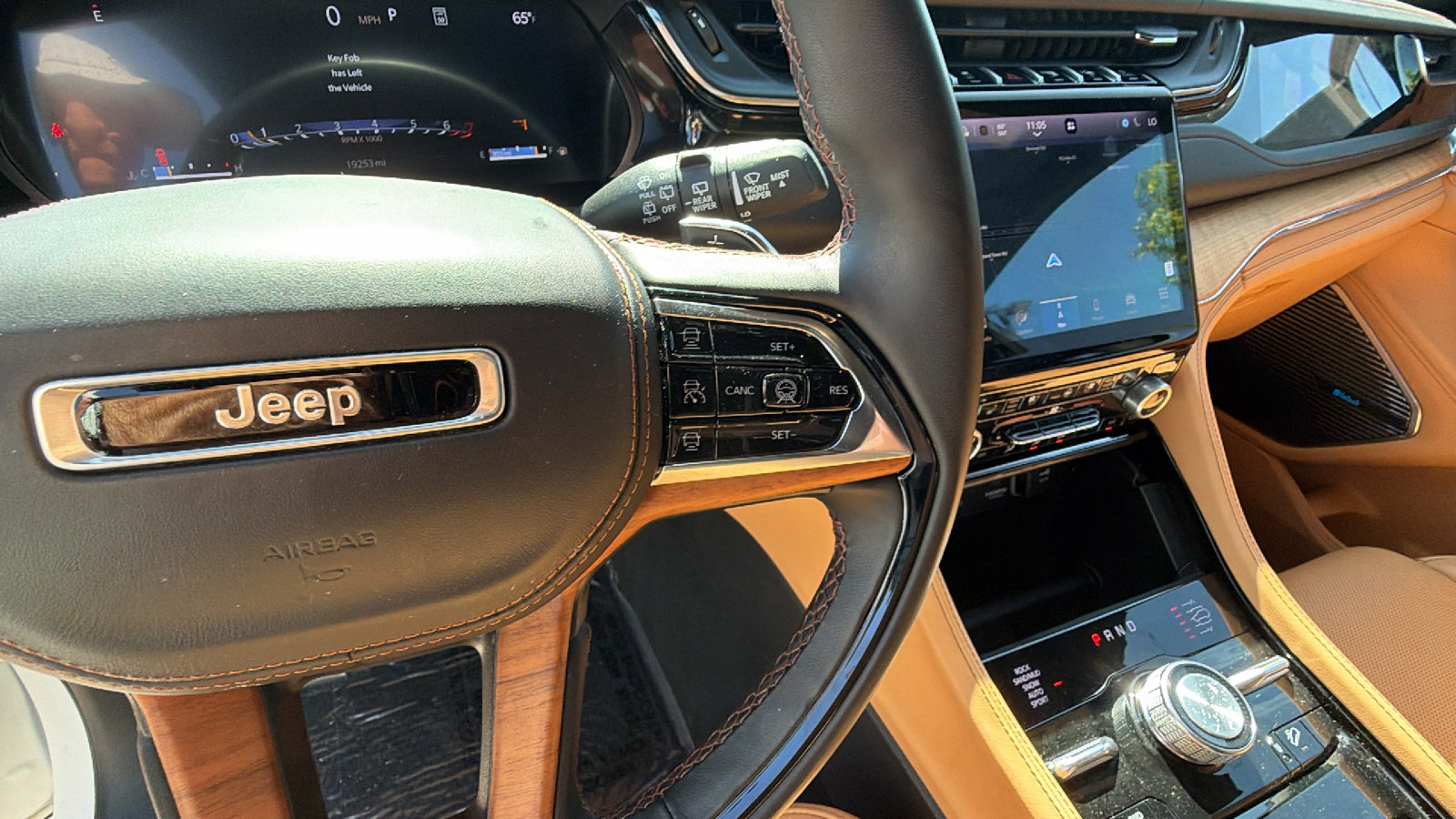 Used 2024 Jeep Grand Cherokee Summit AWD/4WD image 27