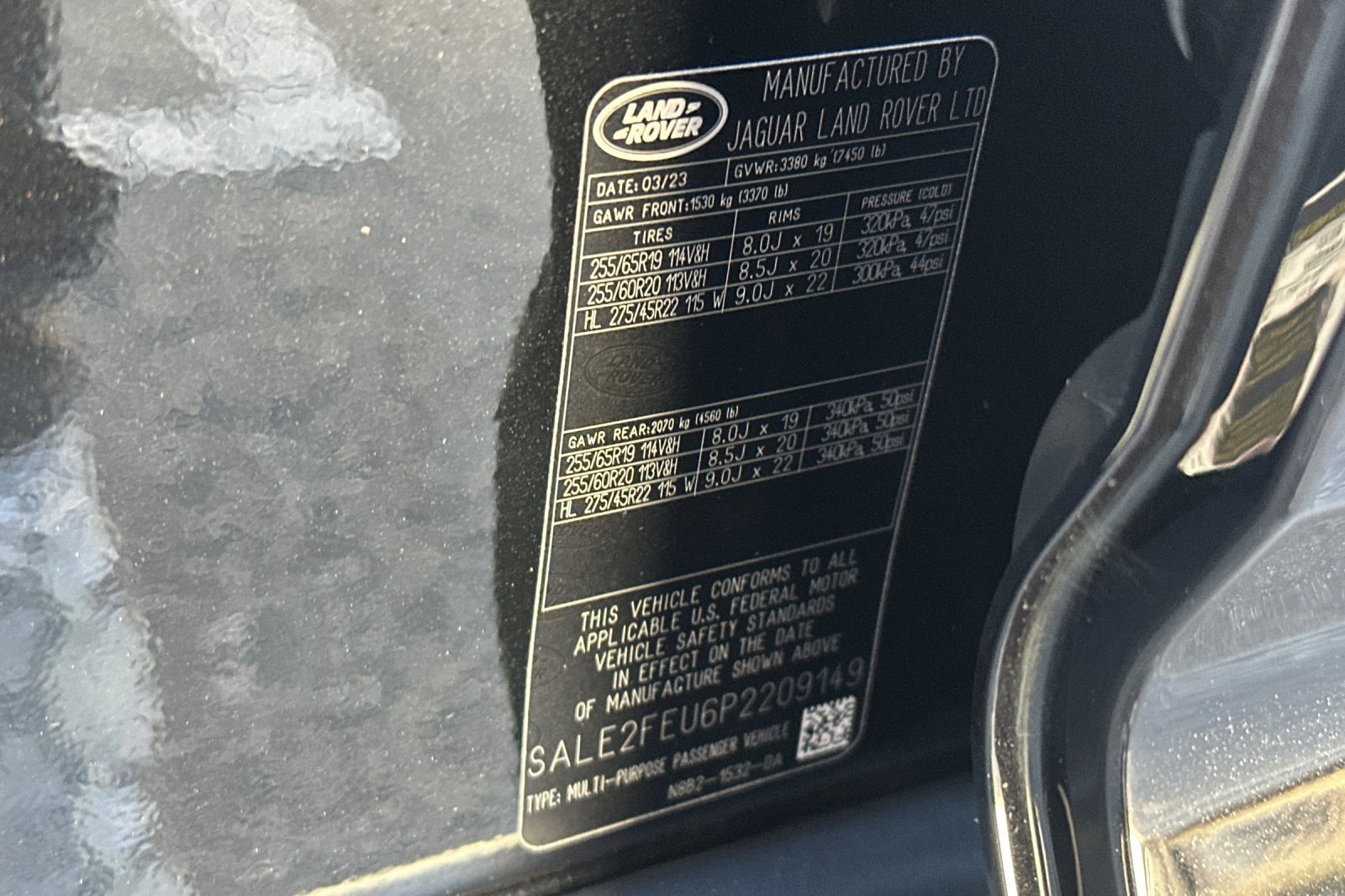 Used 2023 Land Rover Defender 130 X-Dynamic SE image 28