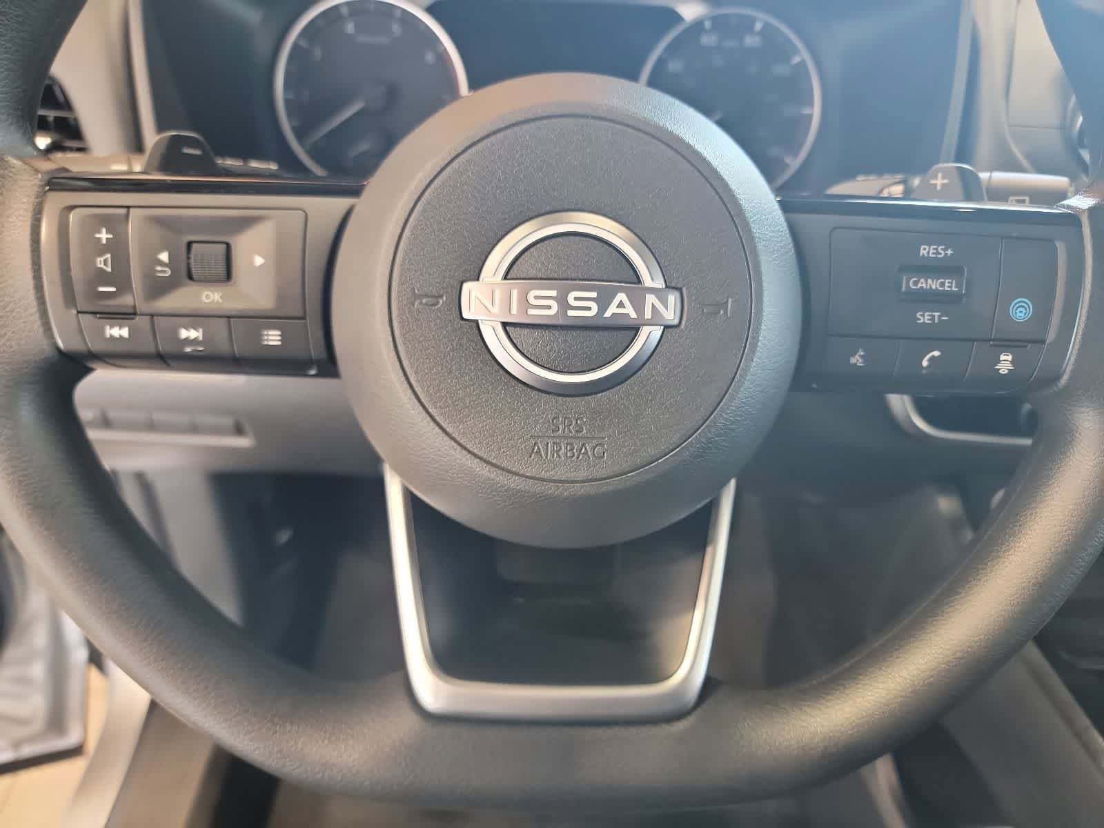 Used 2022 Nissan Rogue SV AWD/4WD image 2