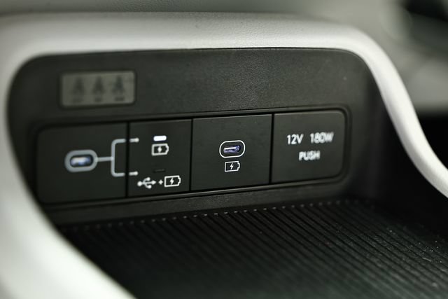 Used 2024 Hyundai Kona SE AWD/4WD image 37