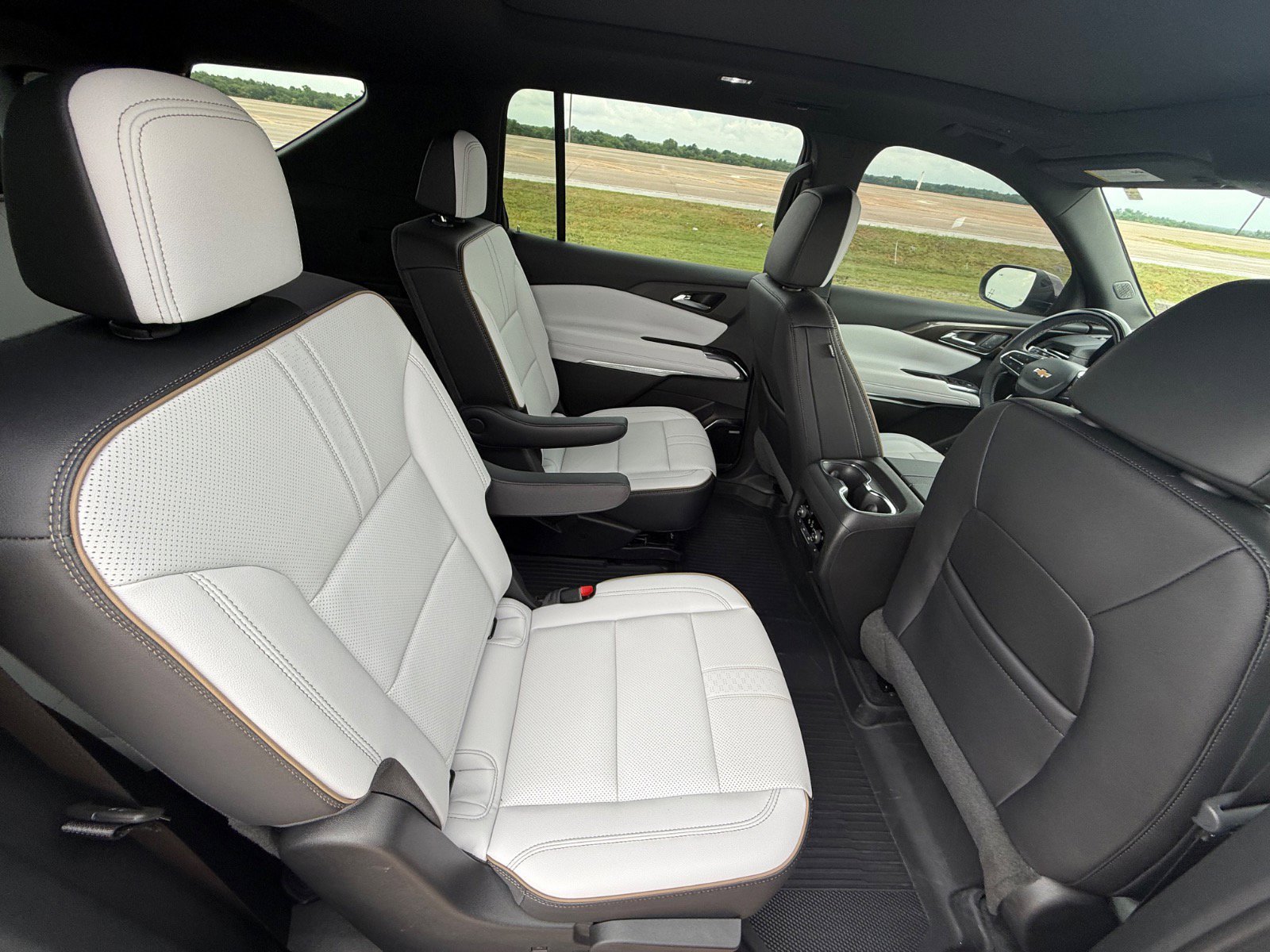 Used 2025 Chevrolet Traverse High Country w/ LPO, Floor Liner Package AWD/4WD image 19