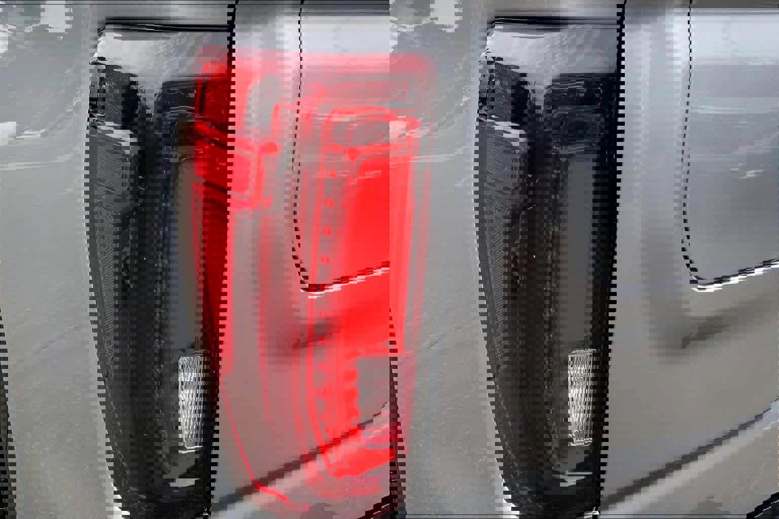 Used 2023 GMC Sierra 1500 SLT w/ SLT Premium Package AWD/4WD image 28