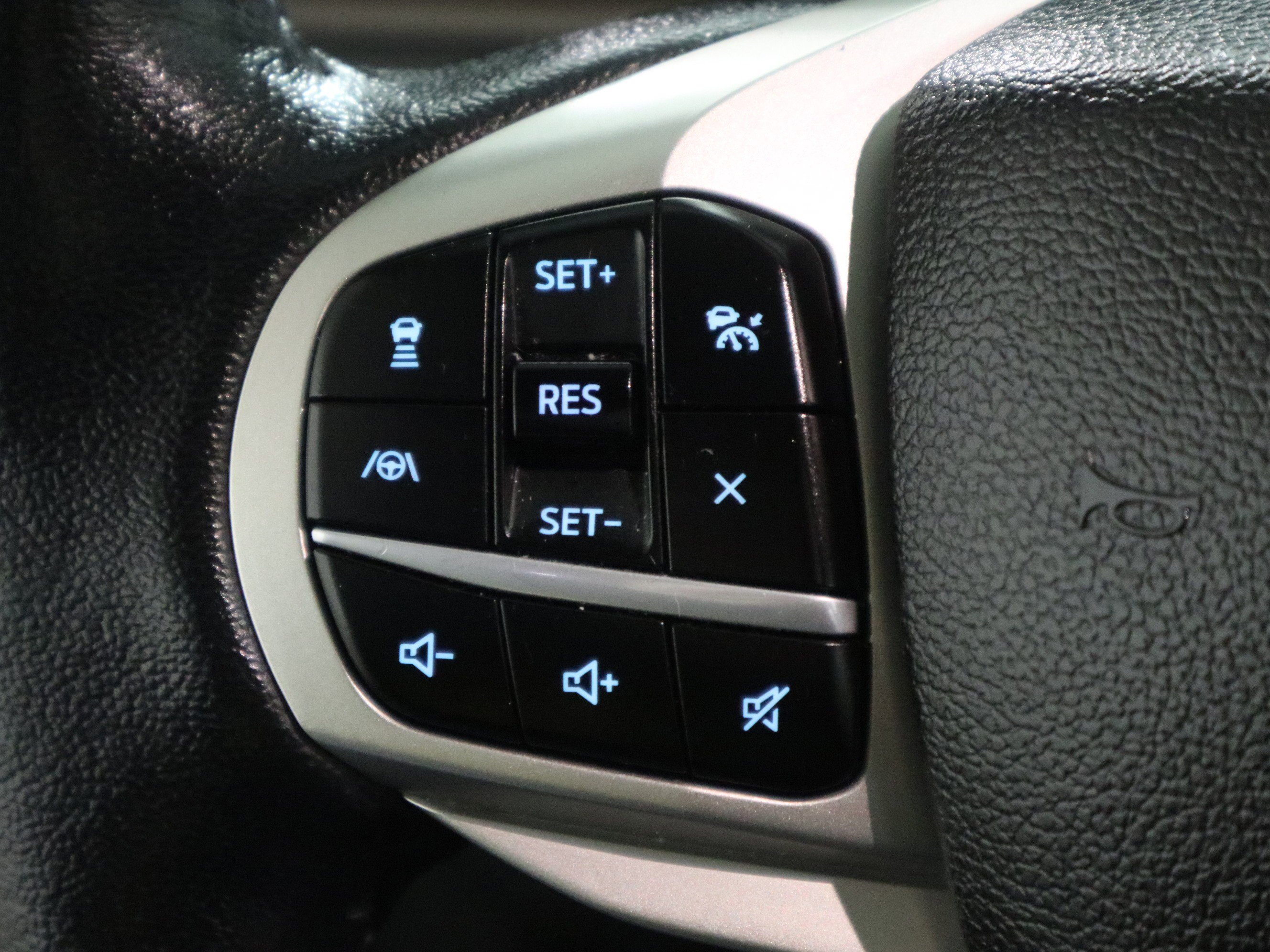 Used 2022 Ford Explorer Limited w/ Equipment Group 301A image 30