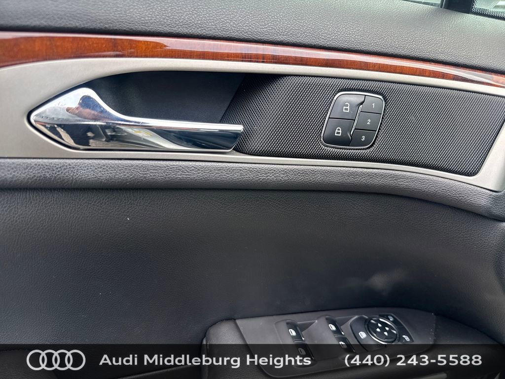 Used 2013 Lincoln MKZ AWD image 9