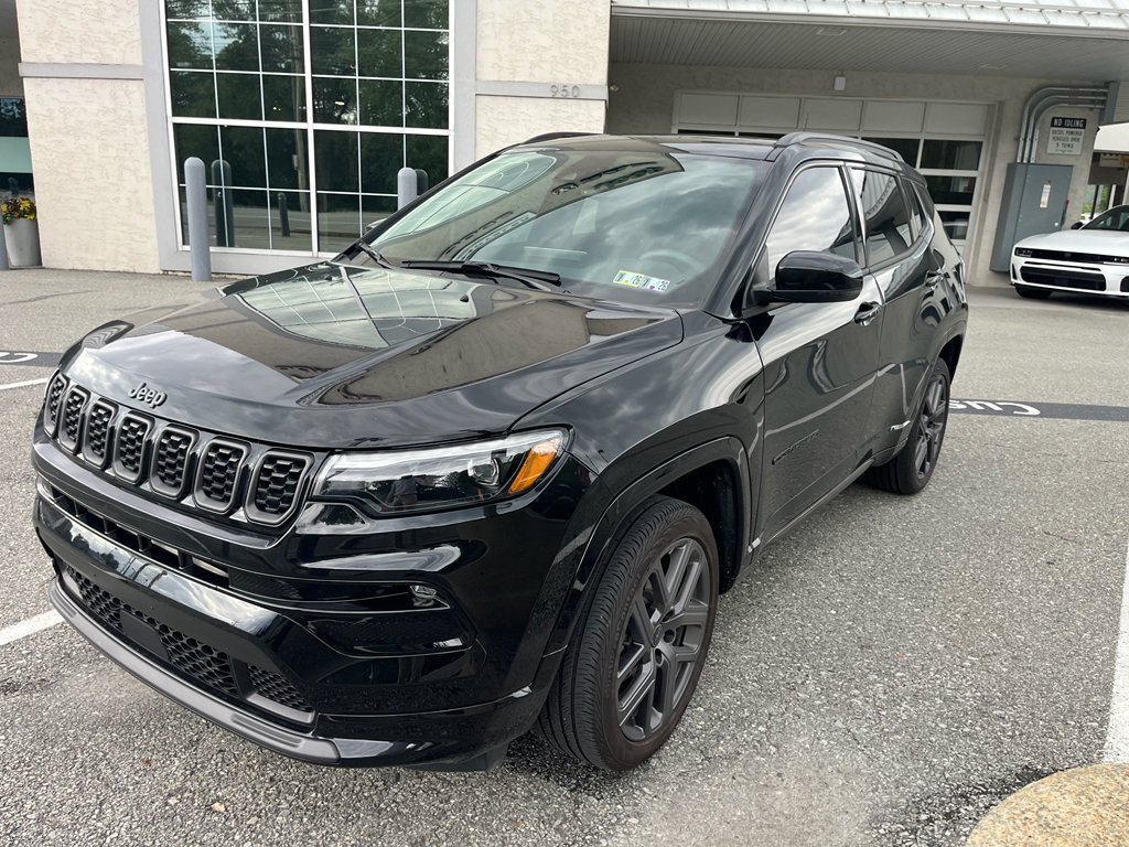 Used 2025 Jeep Compass Limited w/ High Altitude Package AWD/4WD image 2