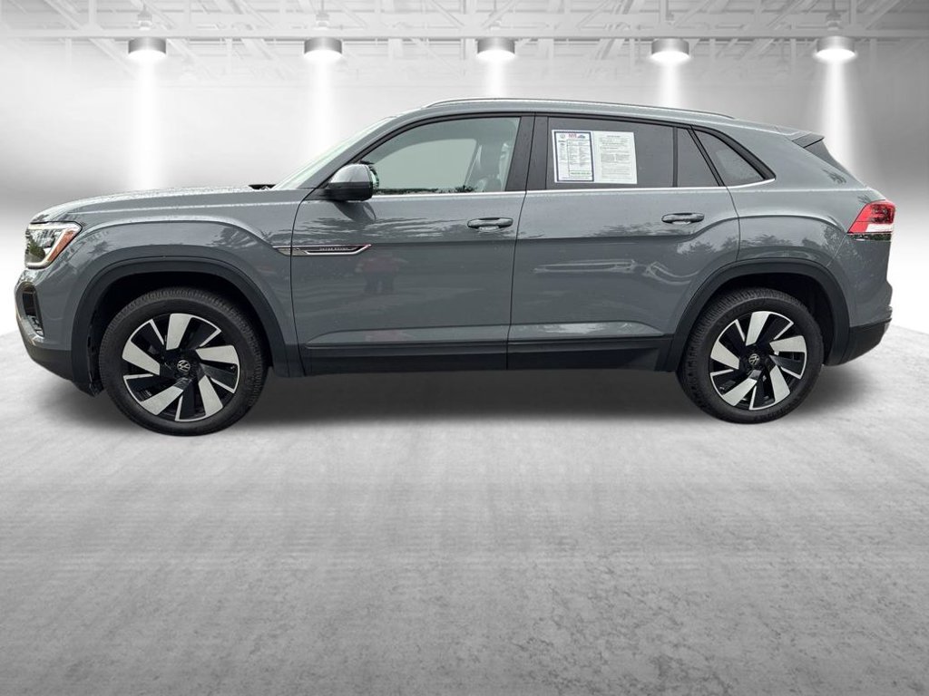 Used 2024 Volkswagen Atlas Cross Sport SE AWD/4WD image 2