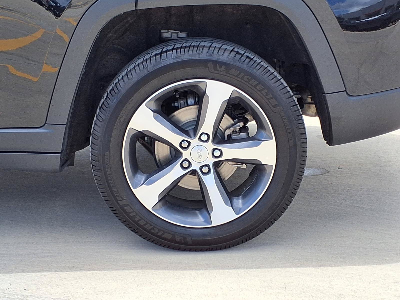 Used 2023 Jeep Grand Cherokee Limited AWD/4WD image 9