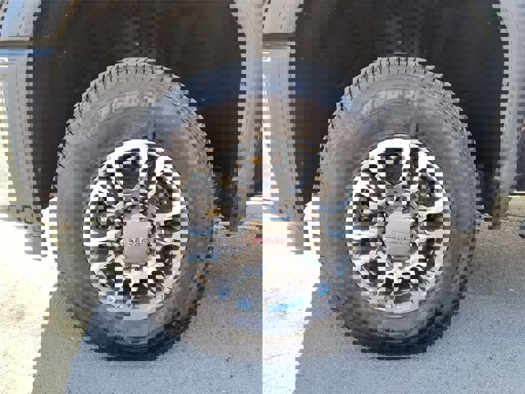 Used 2025 GMC Sierra 3500 SLE w/ SLE Value Package image 10