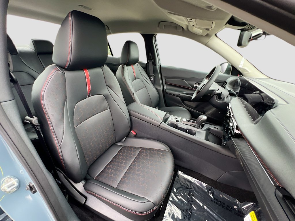 New 2026 Nissan Sentra SR w/ SR Premium Package FWD image 27