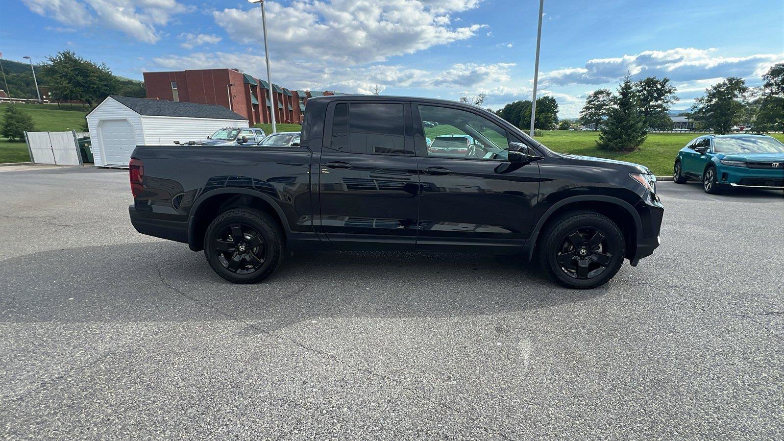 Used 2024 Honda Ridgeline Black Edition image 3