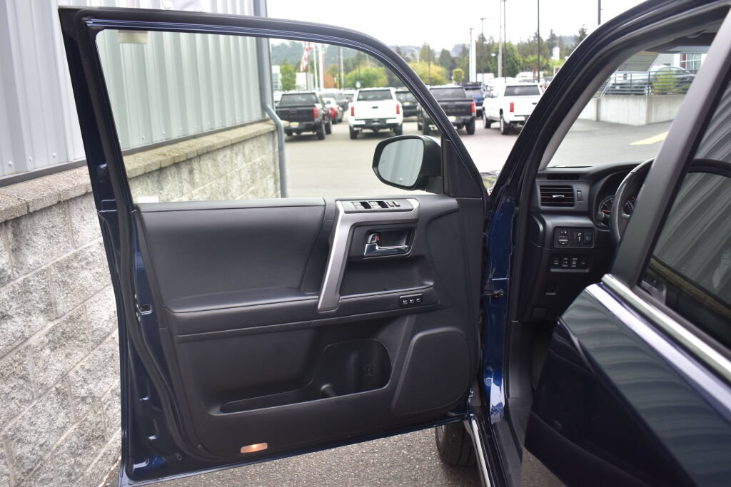 Certified 2024 Toyota 4Runner Limited AWD/4WD image 17