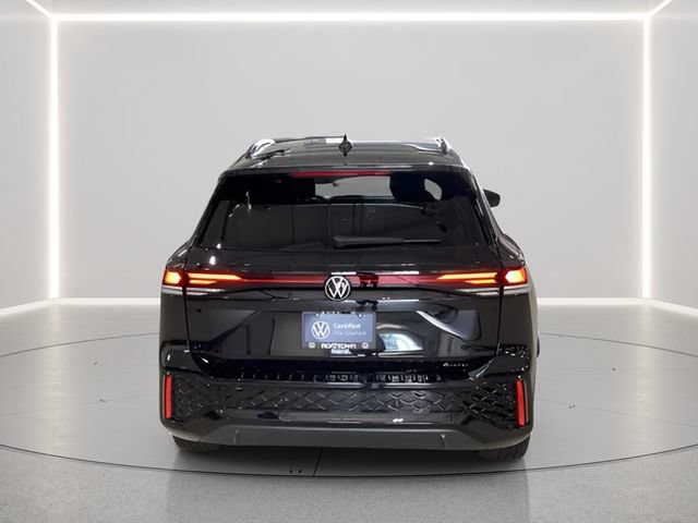 Certified 2025 Volkswagen Tiguan SE R-Line AWD/4WD image 27