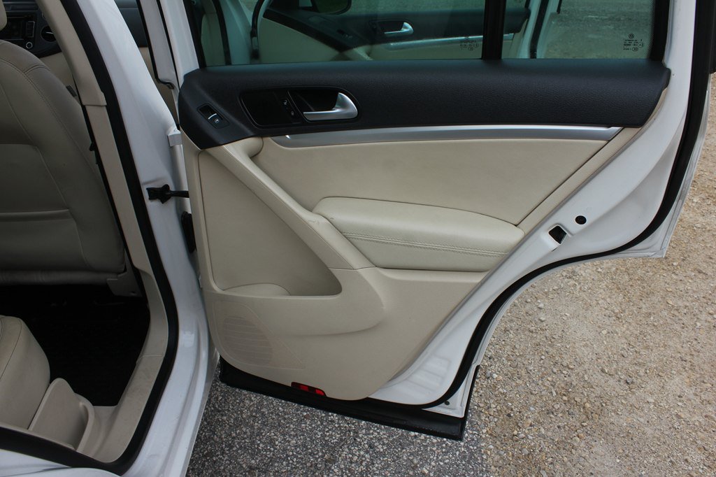 Used 2013 Volkswagen Tiguan SEL AWD/4WD image 34