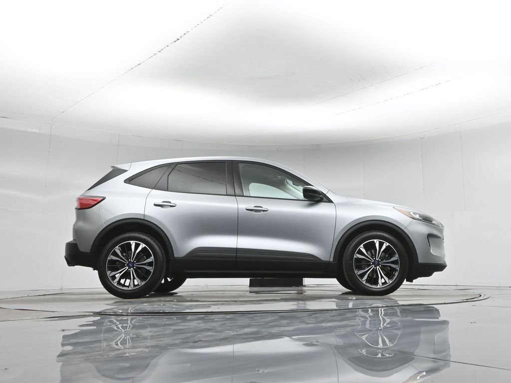Certified 2022 Ford Escape SE w/ SE Sport Appearance Package image 50