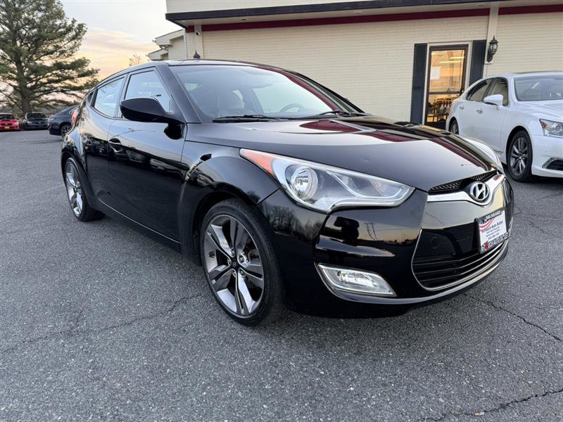 Used 2013 Hyundai Veloster w/ Style Pkg image 3