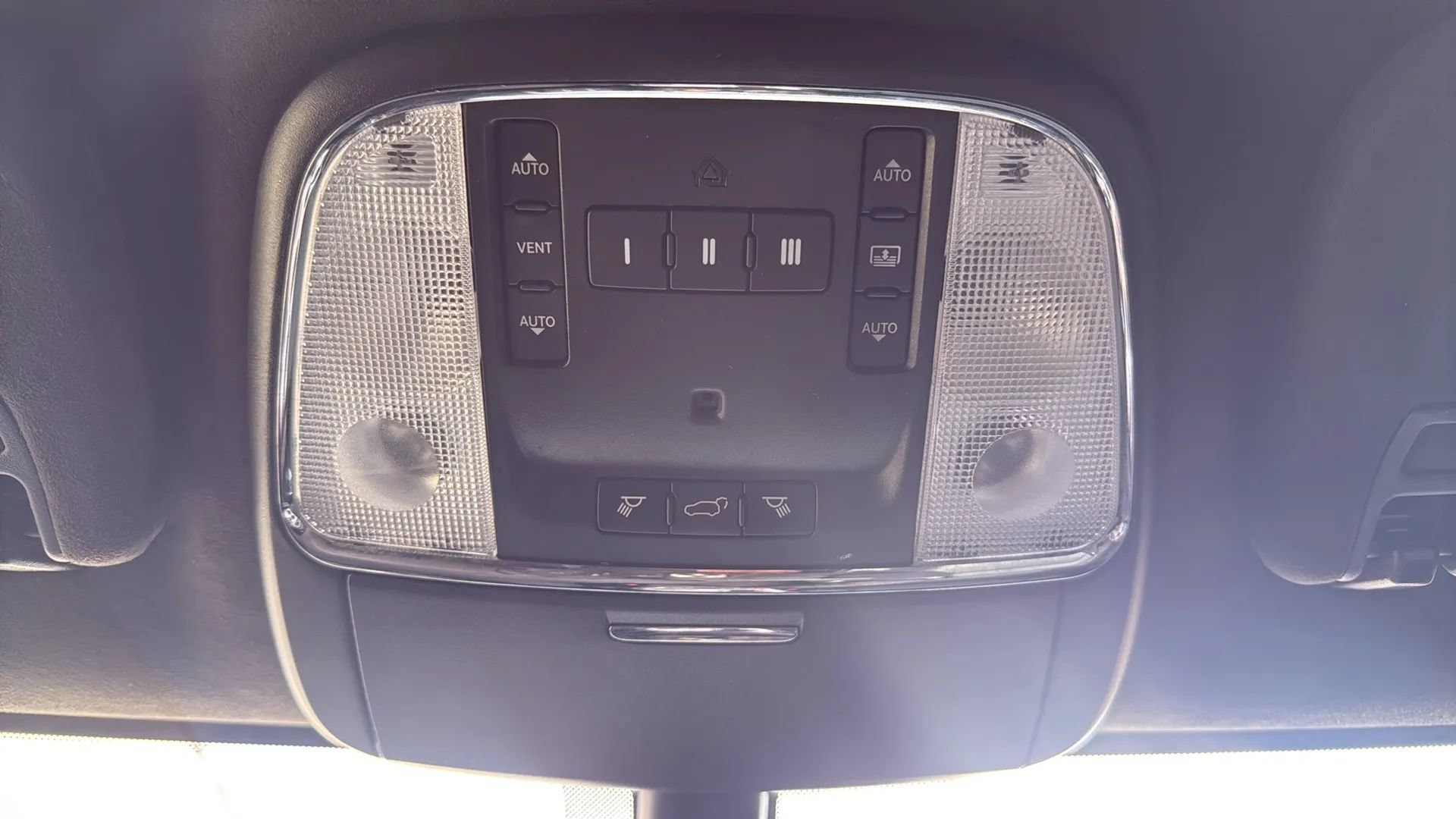 Used 2015 Jeep Grand Cherokee Summit w/ Platinum Series Group AWD/4WD image 21